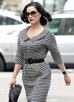 Rgime de star: Dita Von Teese. Ventre plat