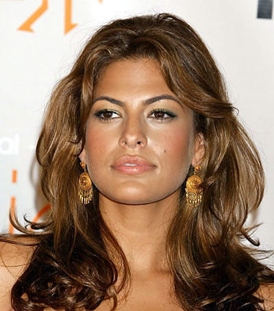 La coiffure de star d'Eva Mendes