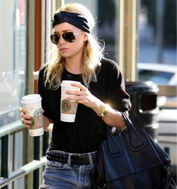 Célébrités Starbucks: Jumelles Olsen et Starbucks